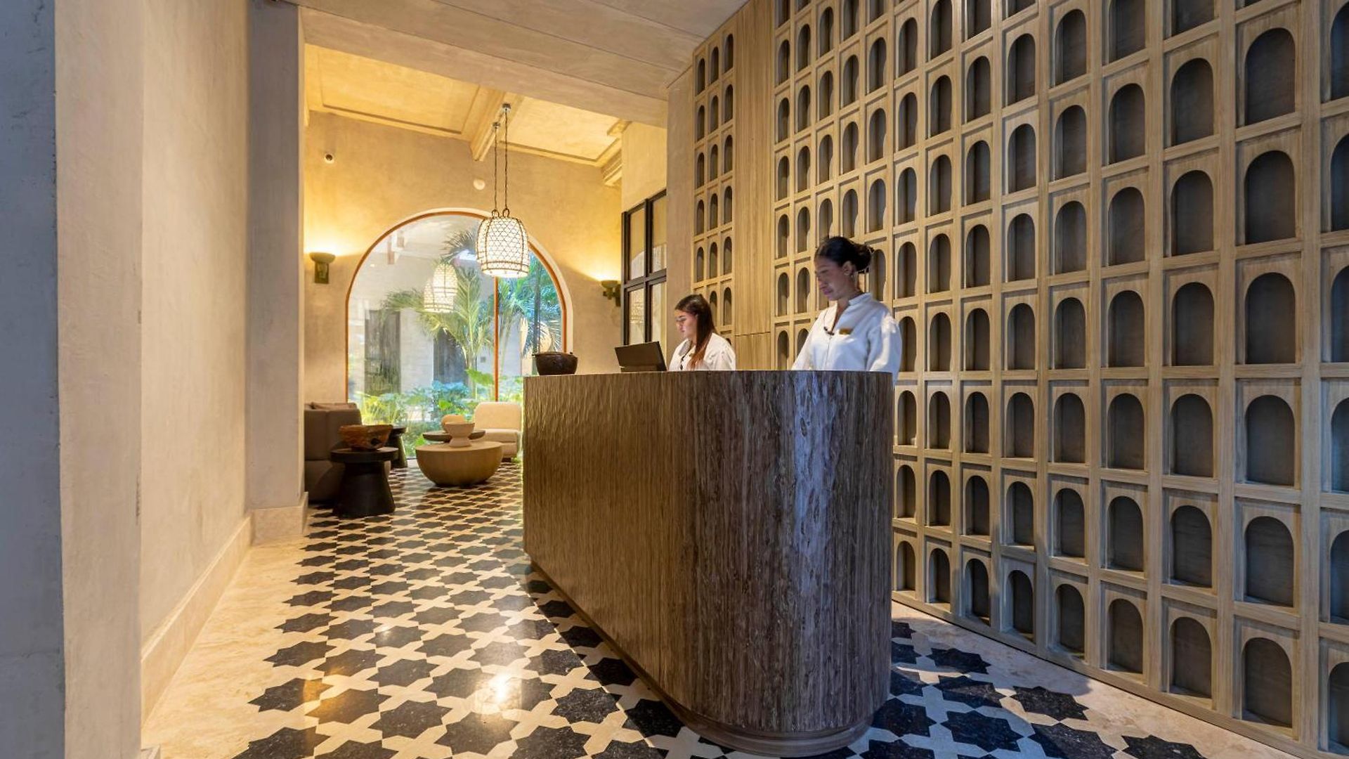 Cinco Boutique Hotel