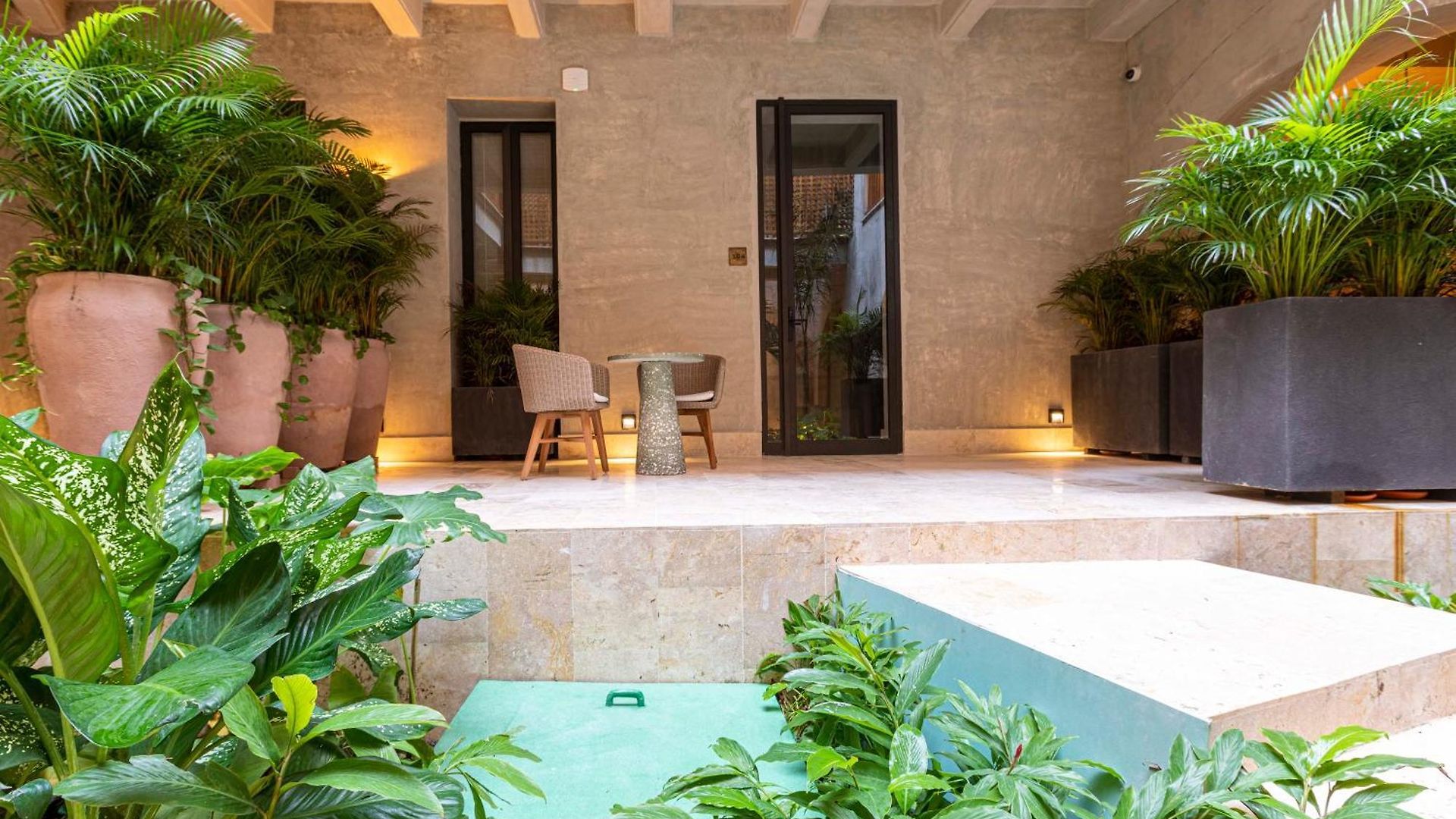 Cinco Boutique Hotel