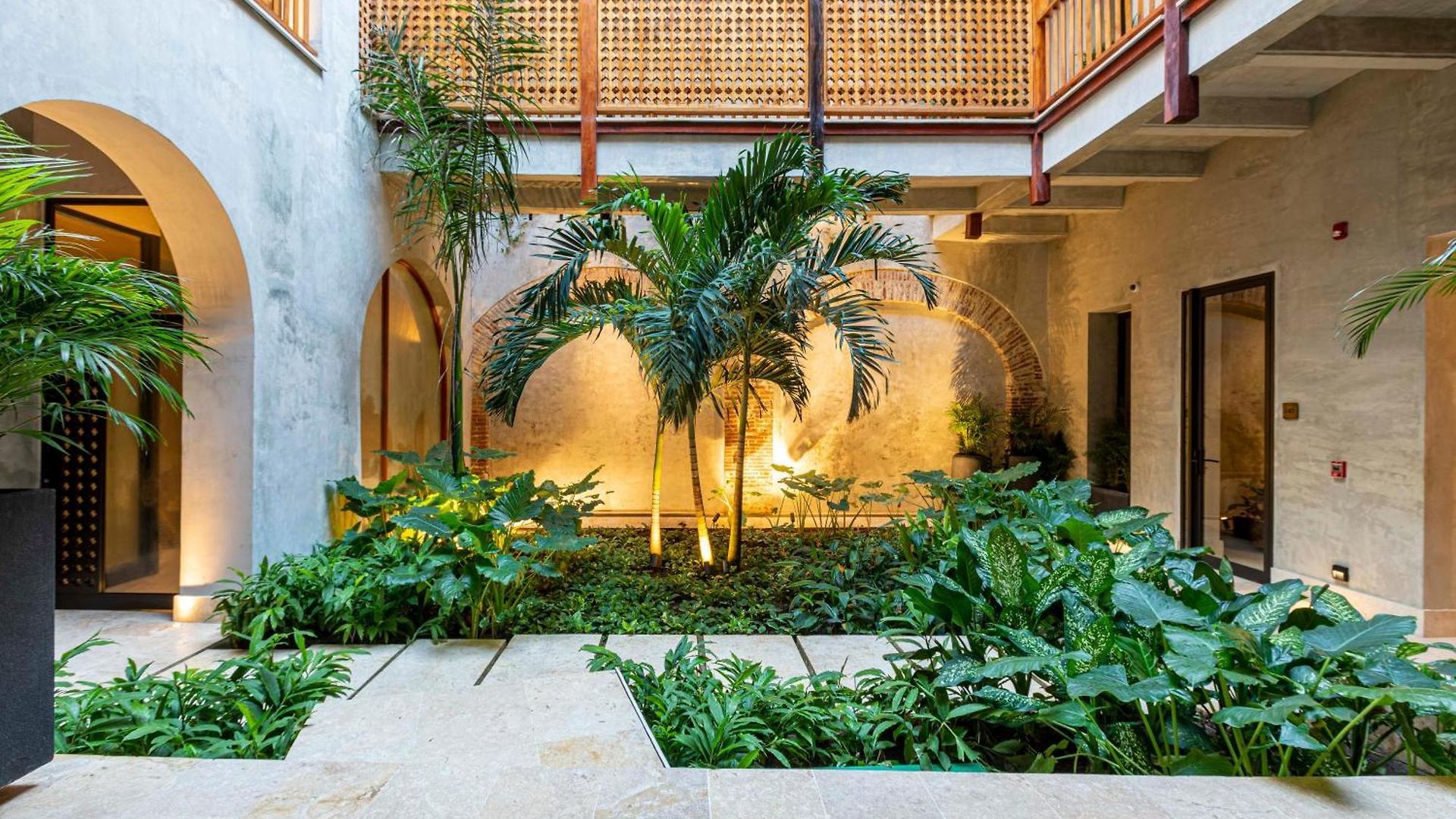 Cinco Boutique Hotel 5*