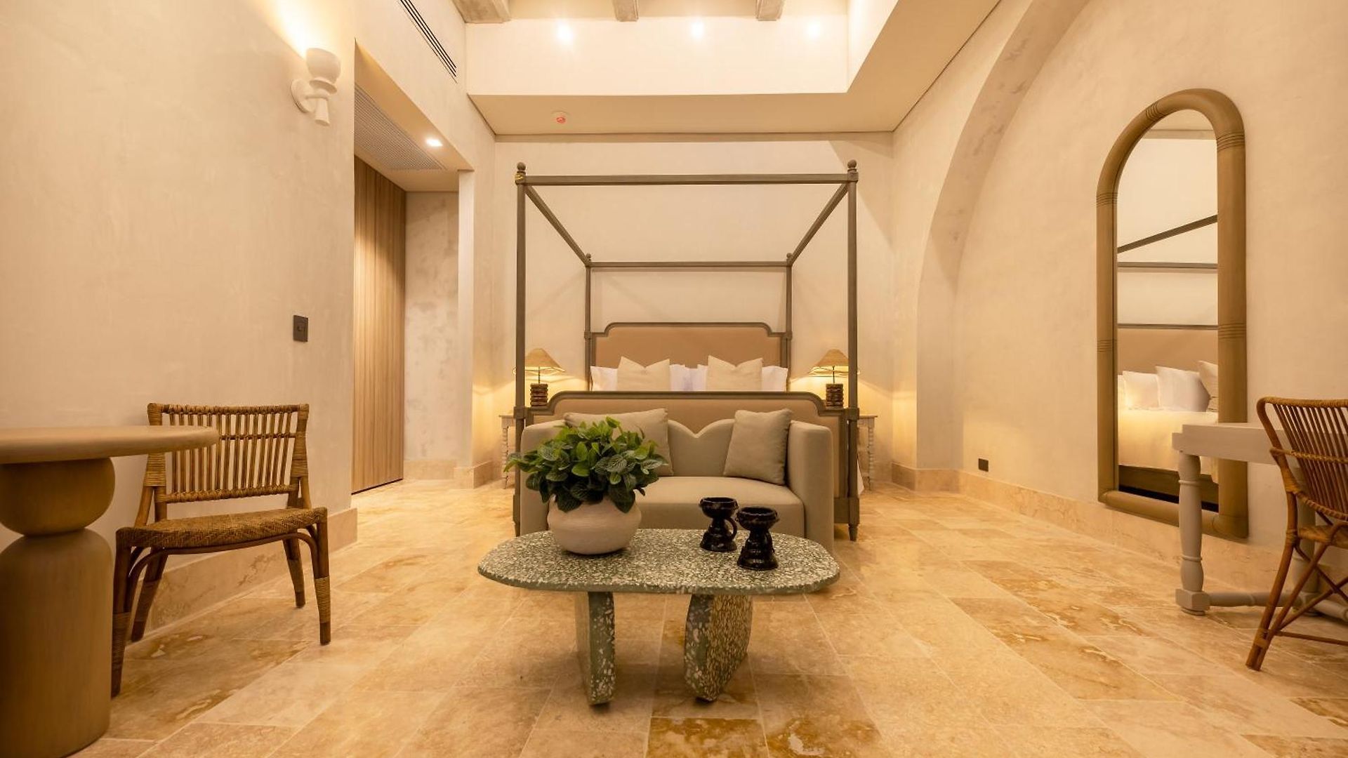 Cinco Boutique Hotel 5*