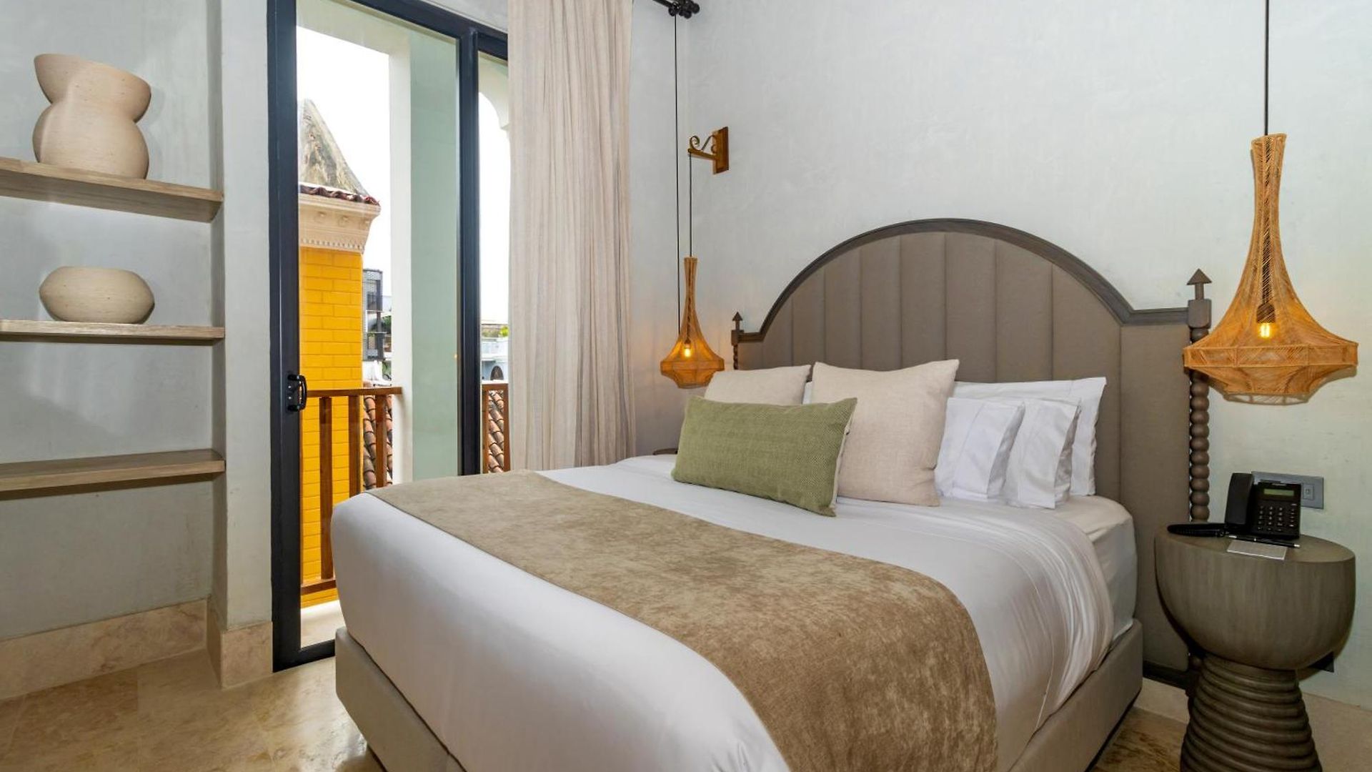 Cinco Boutique Hotel 5*