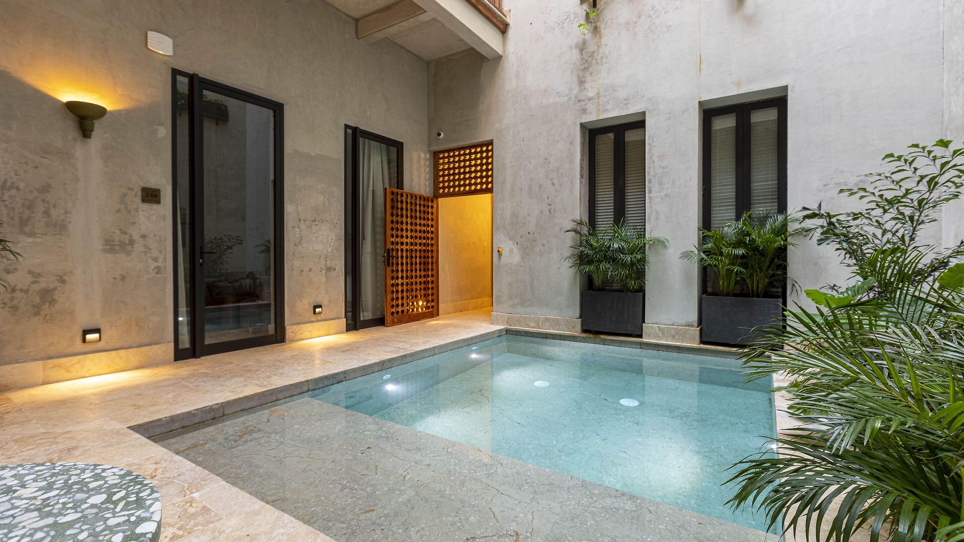 Cinco Boutique Hotel