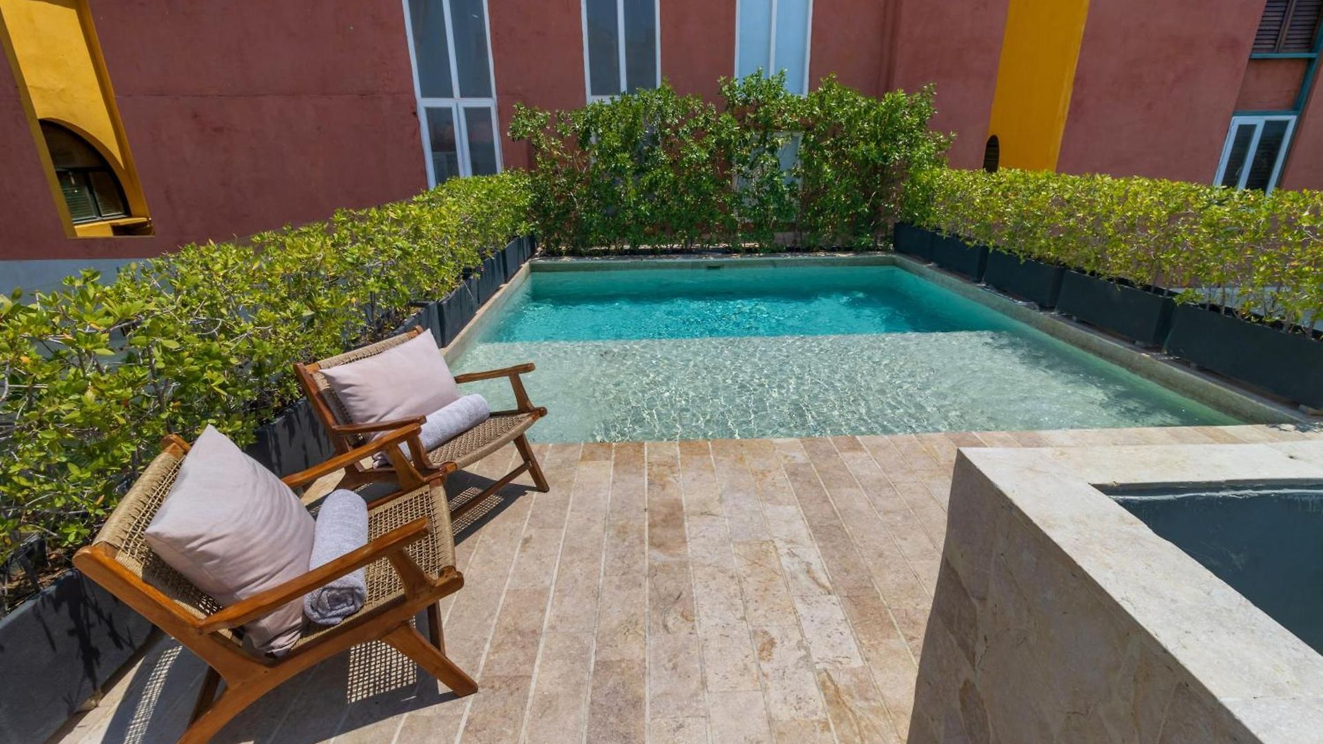 Cinco Boutique Hotel 5*