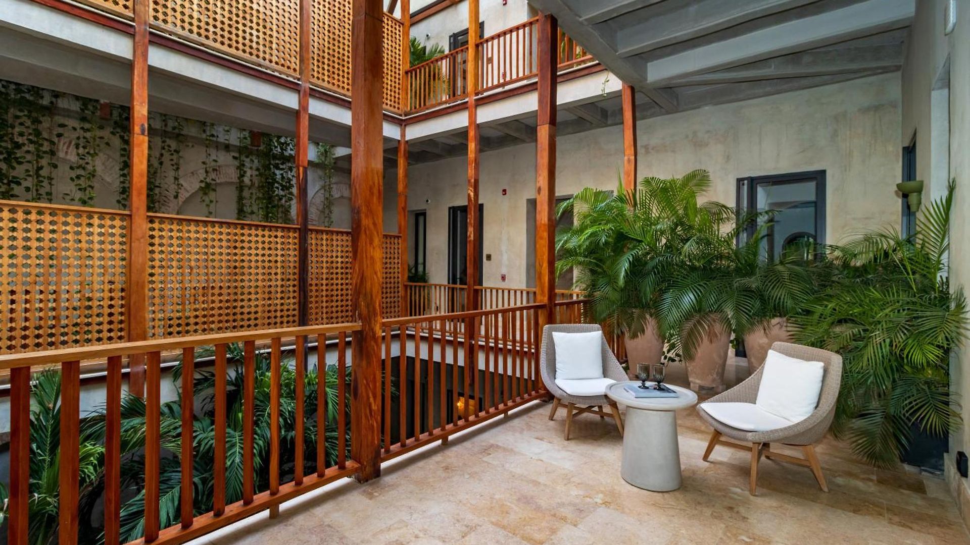 Cinco Boutique Hotel