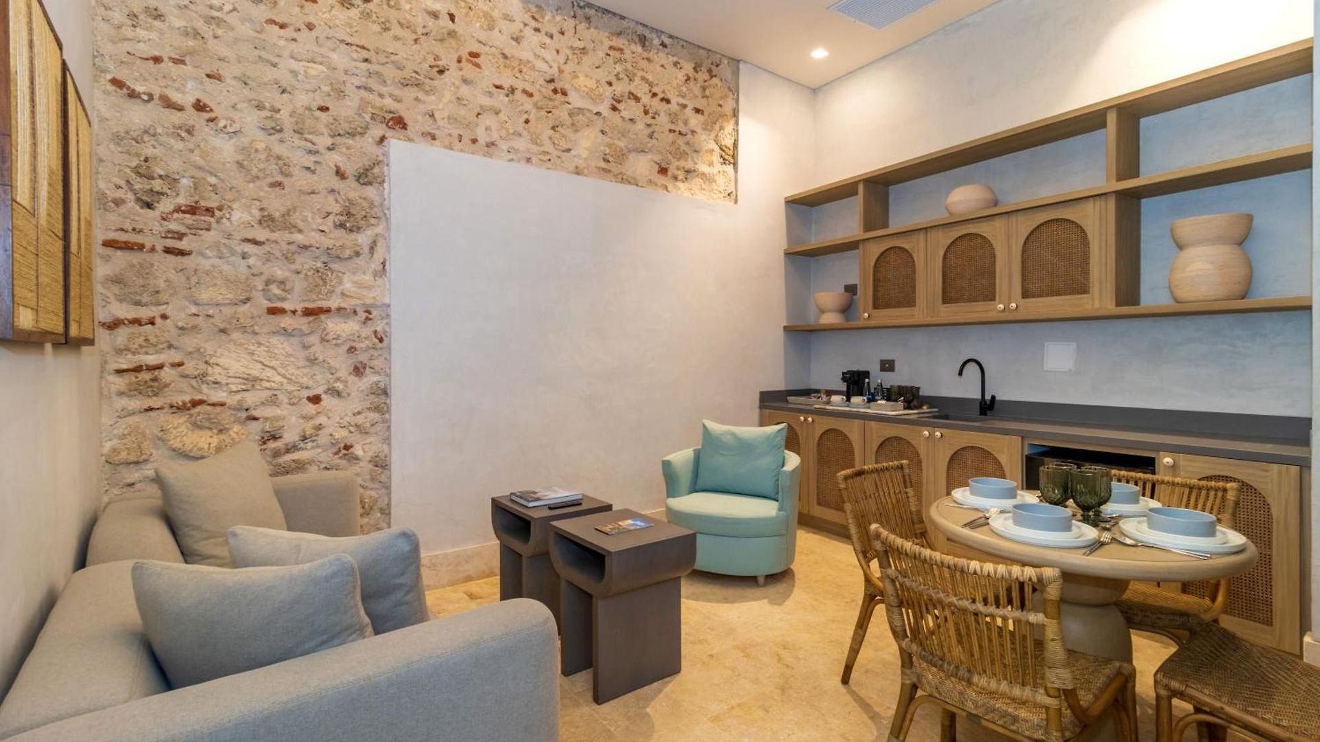 Cinco Boutique Hotel 5*