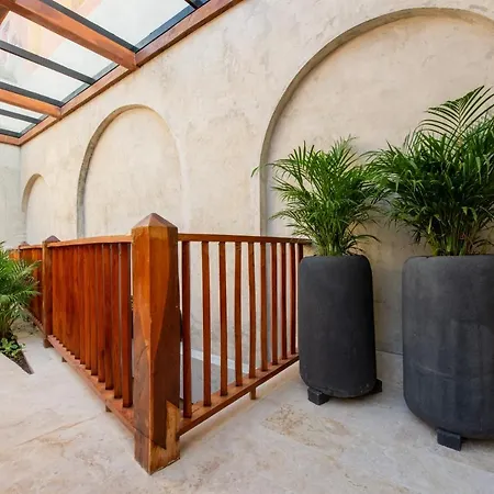 Cinco Boutique Hotel 5*