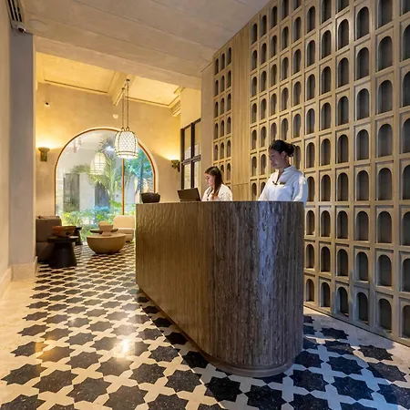 Cinco Boutique Hotel