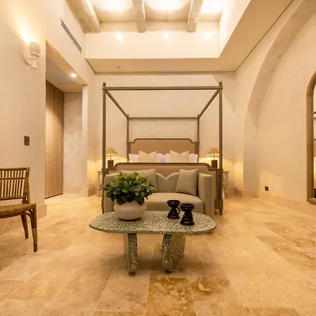 Cinco Boutique Hotel 5*
