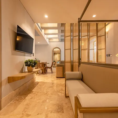 Cinco Boutique Hotel 5*