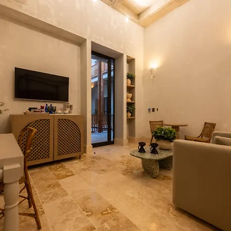 Cinco Boutique Hotel 5*
