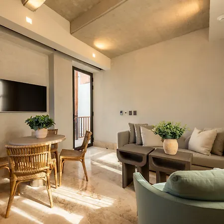 Cinco Boutique 5*