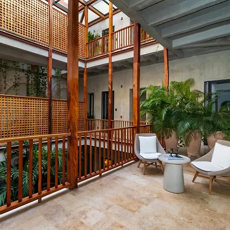Cinco Boutique Hotel