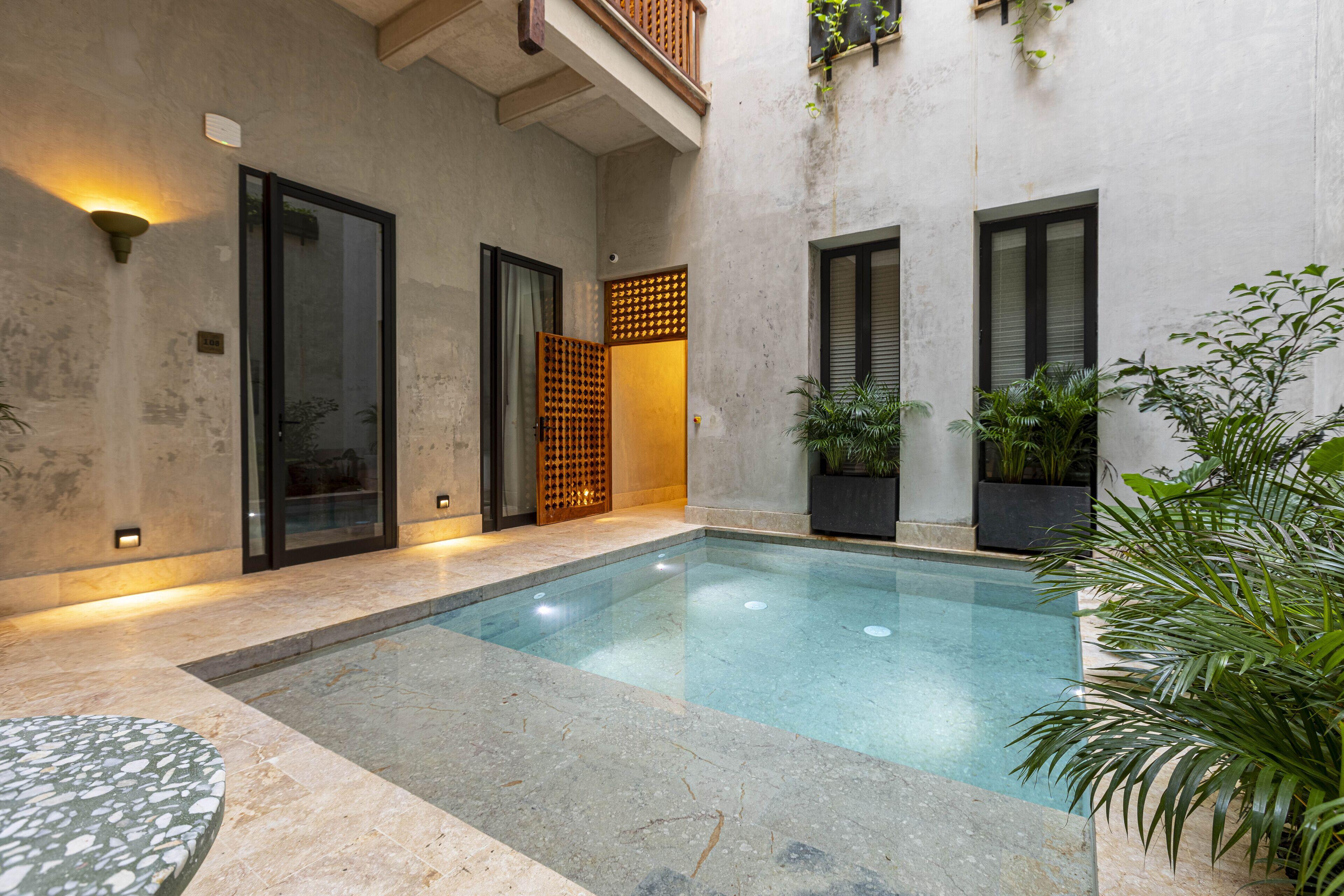 Cinco Boutique Hotel