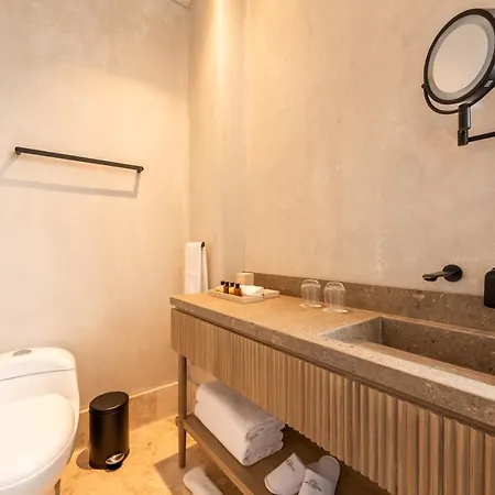 Cinco Boutique Hotel 5*