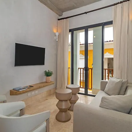 Cinco Boutique Hotel 5*