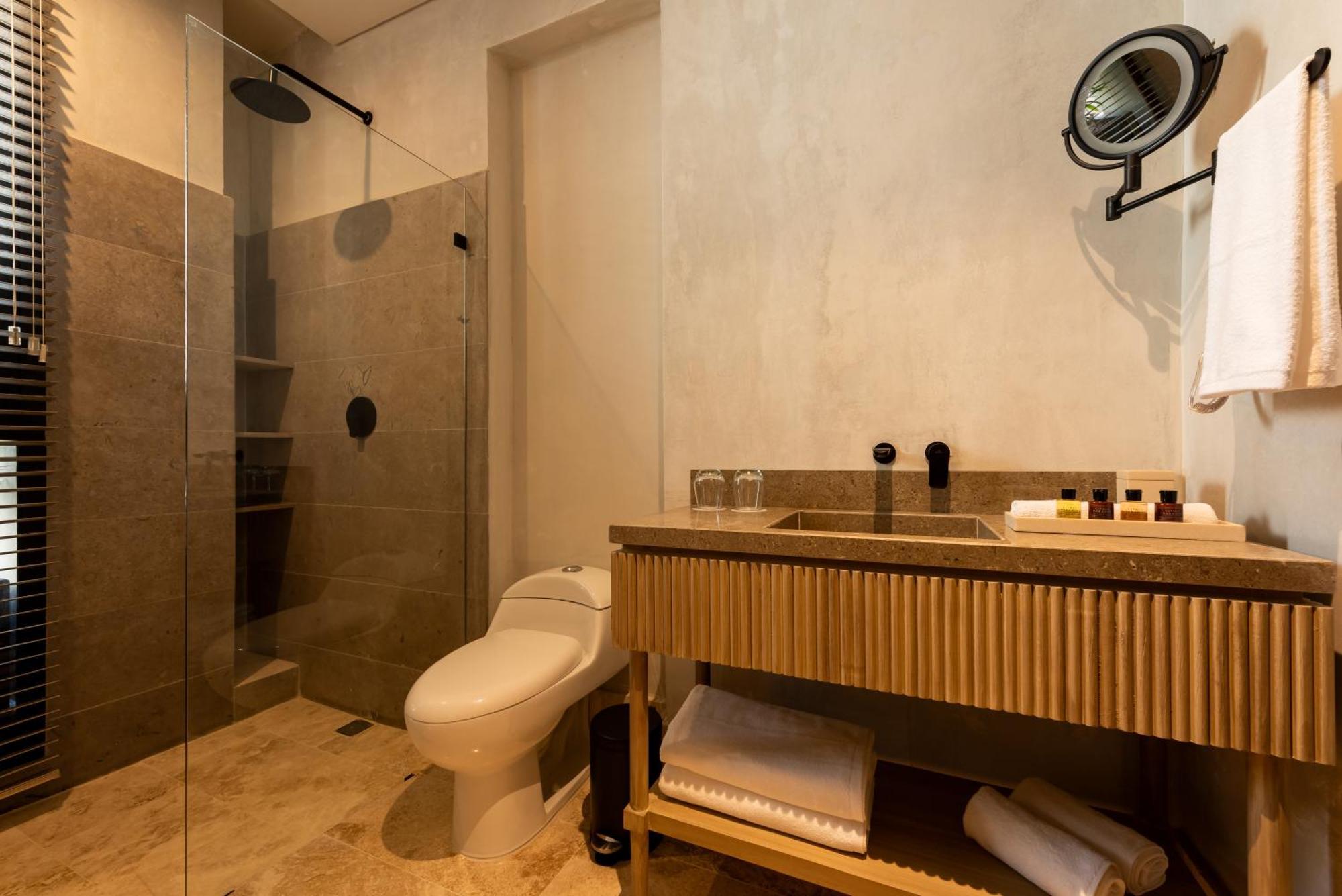 Cinco Boutique Hotel 5*