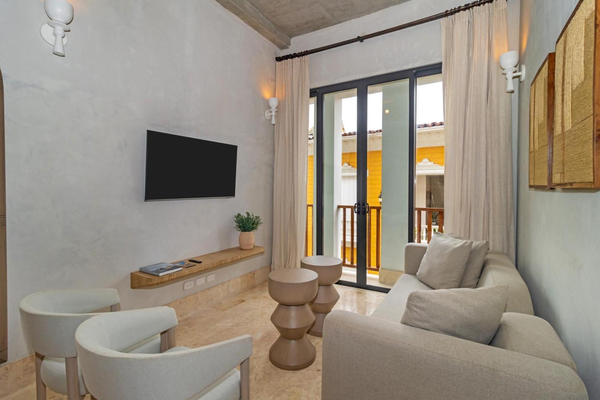 Cinco Boutique Hotel 5*